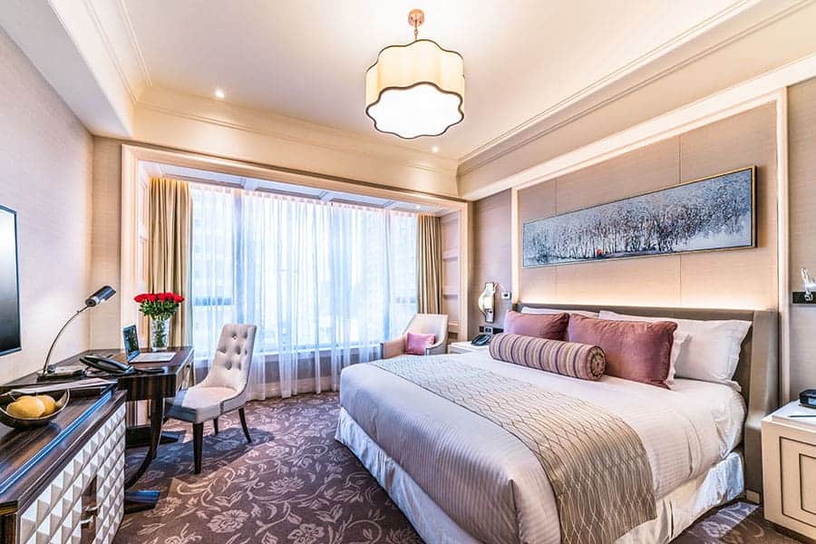Caravelle-Saigon-Deluxe-rooms