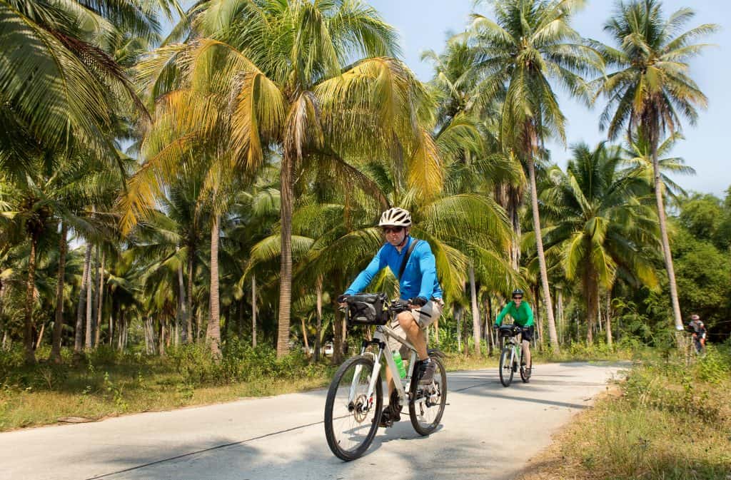 How to Get to Koh Samui from Bangkok: Flights, Ferries, Trains and Buses