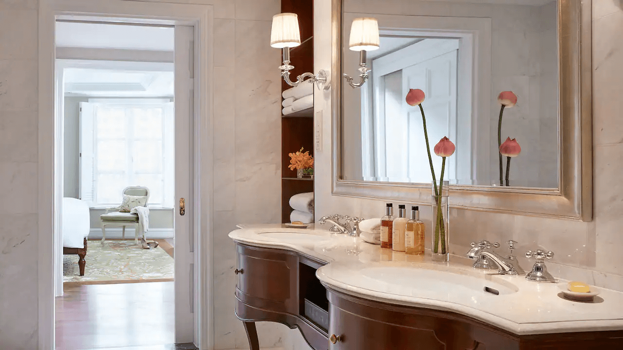 Park-Hyatt-Saigon-Lam-Son-Suite-Bathroom.