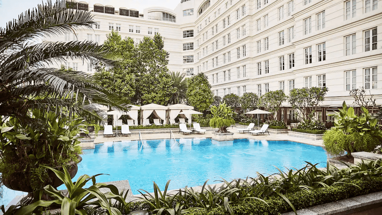 Park-Hyatt-Saigon-Pool-Greenery