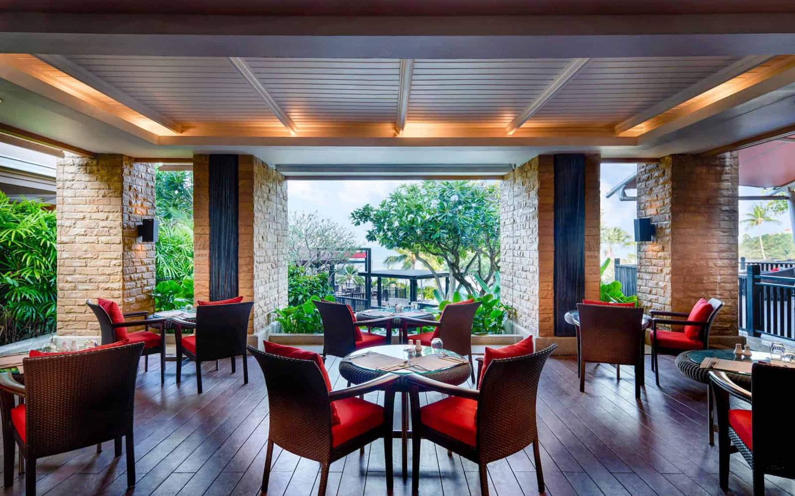 Pullman-Panwa-Aqua-Dining