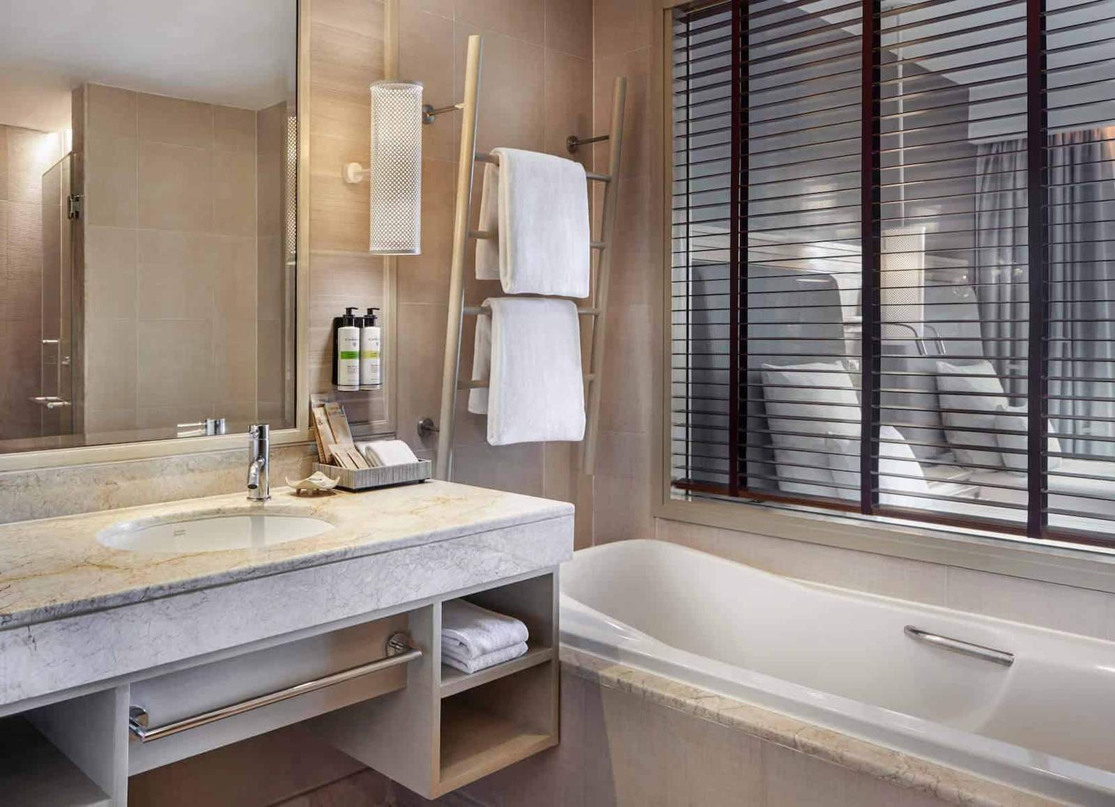 Pullman-Panwa-Deluxe-Suite-Bathroom