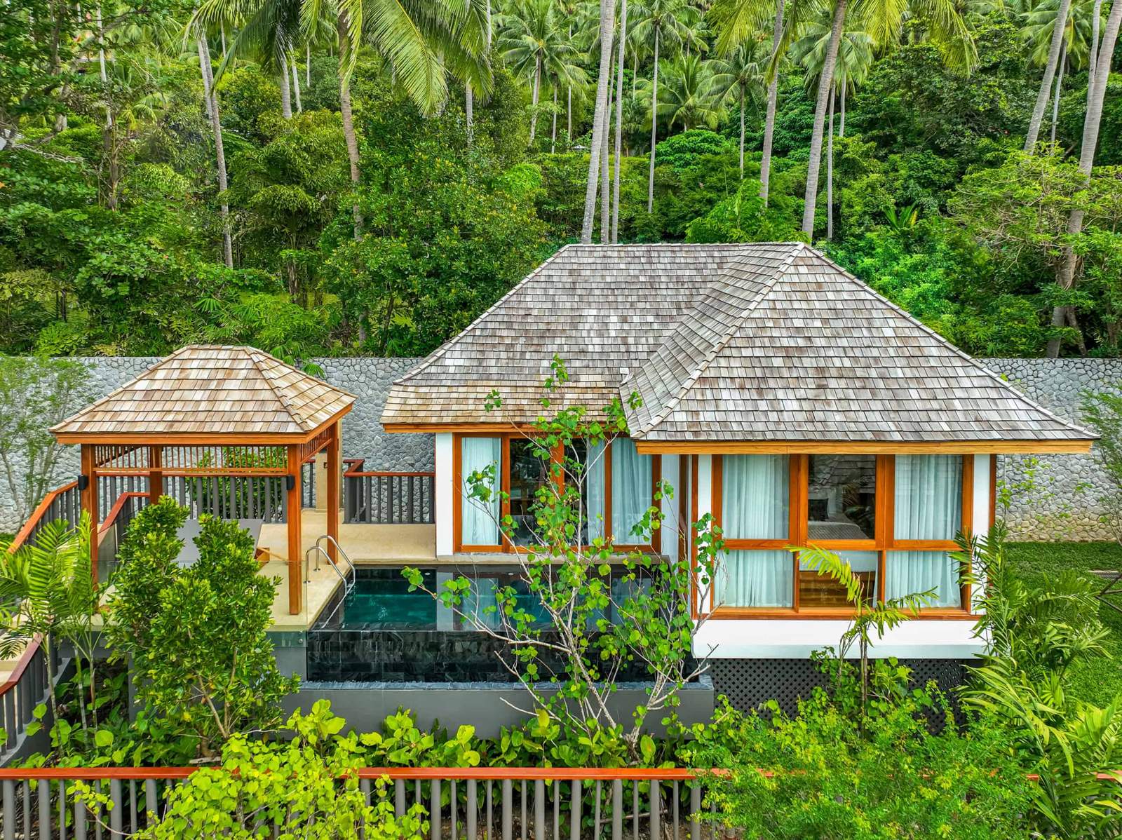 Luxury Suite & Property Views