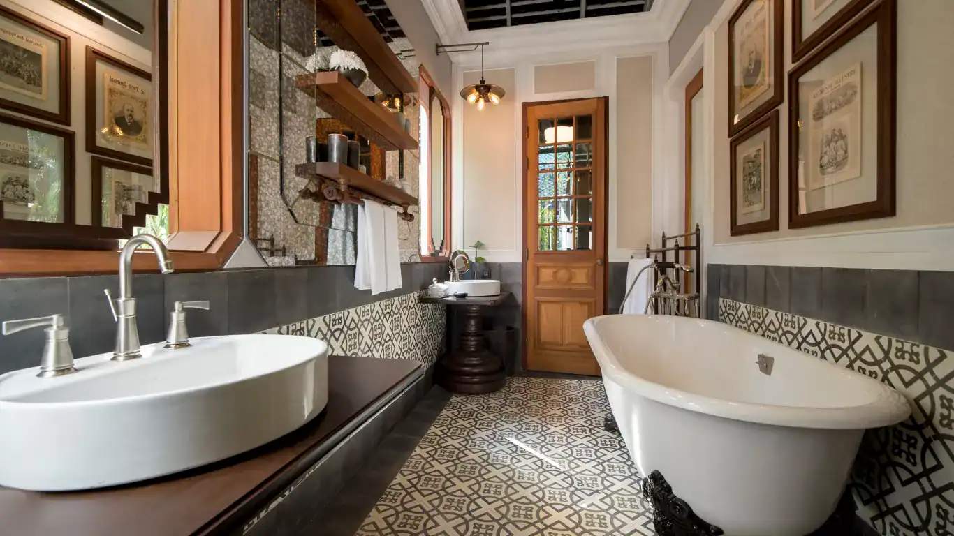 Luxury Suite & Property Views