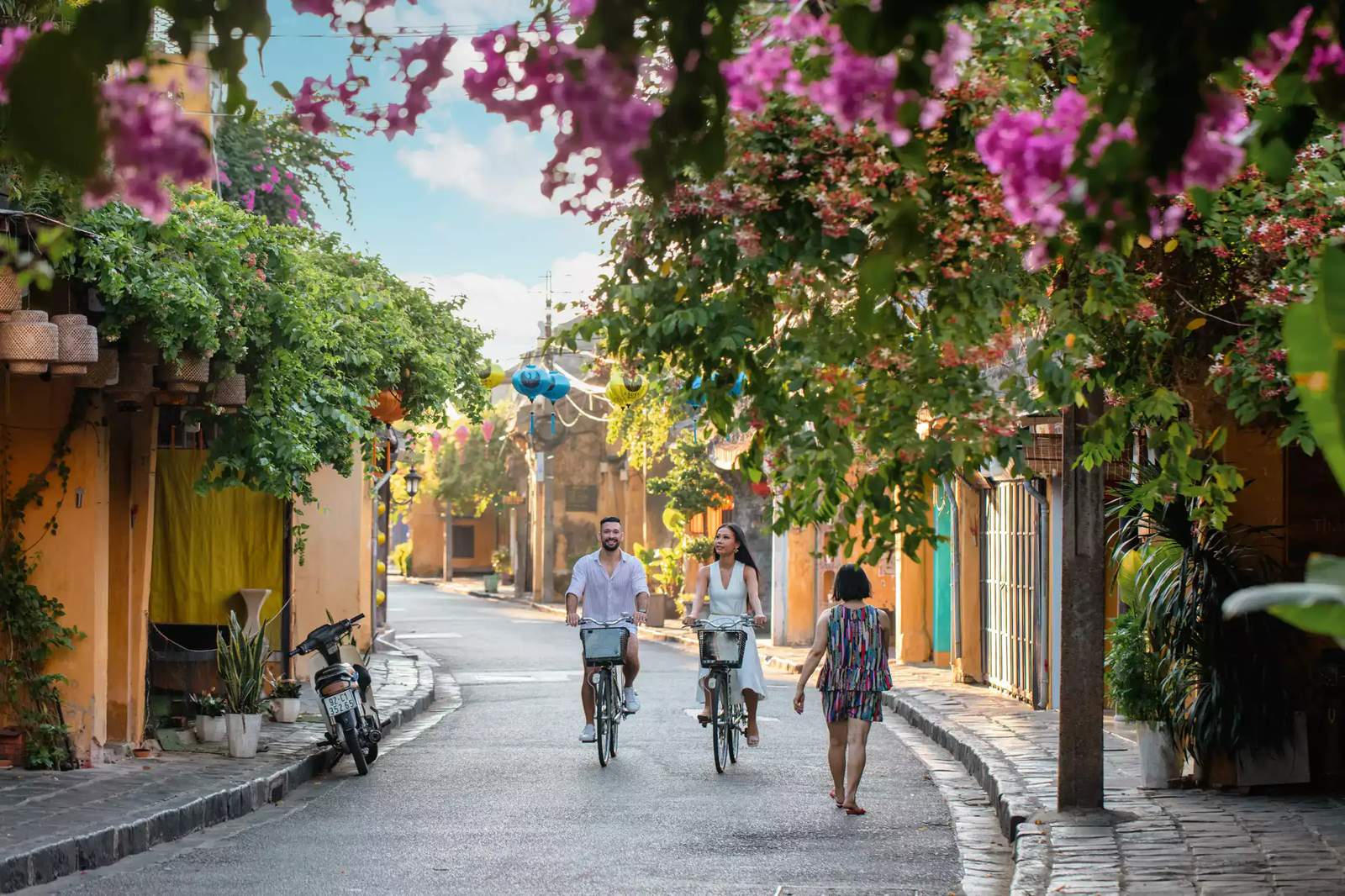 Luxury tour of Vietnam - Scene 8