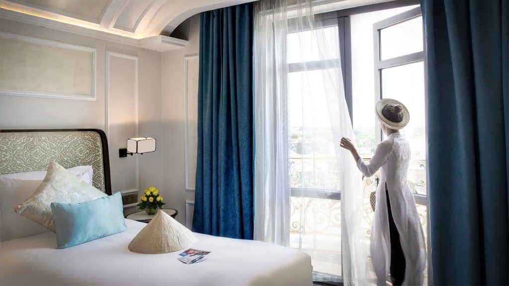 ROYAL-DELUXE-ROOM-2