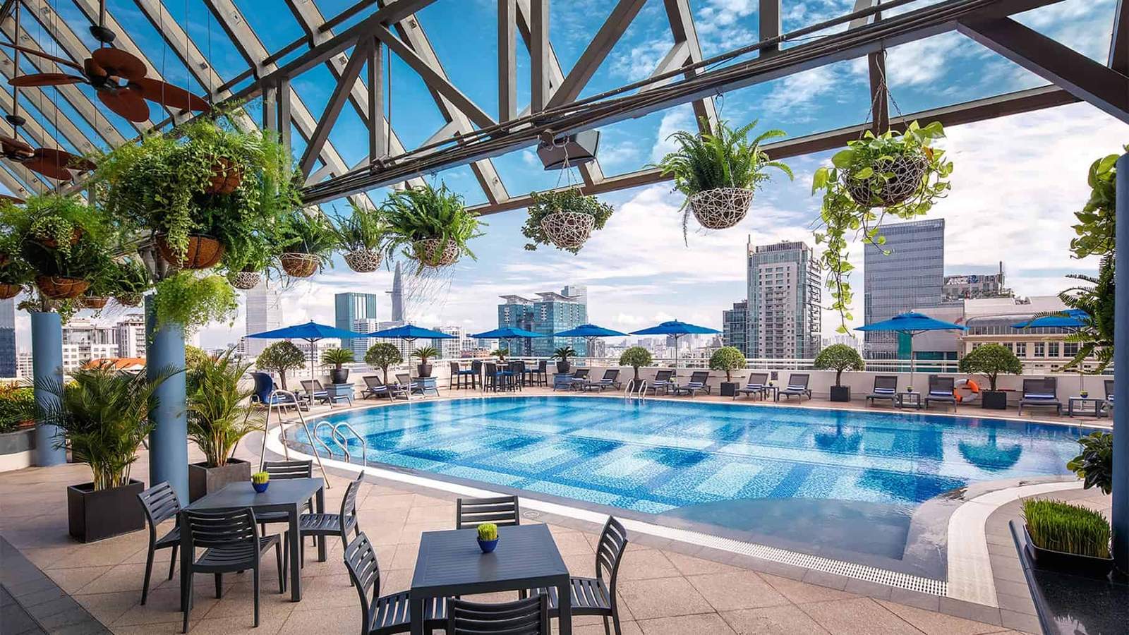 Rooftop-Swimming-Pool3