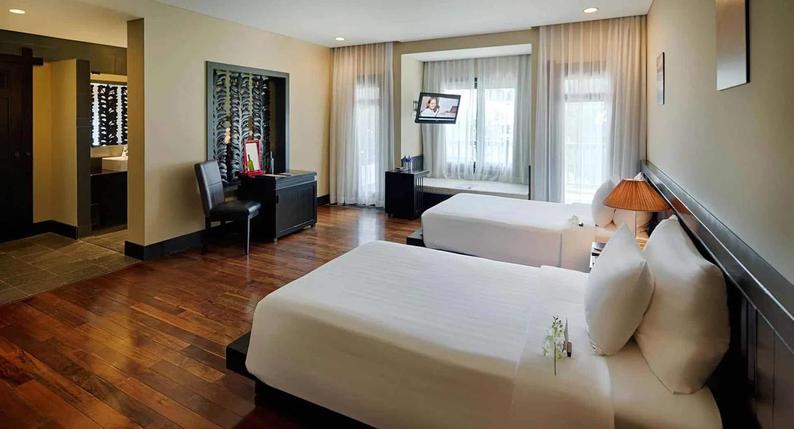 Luxury Suite & Property Views