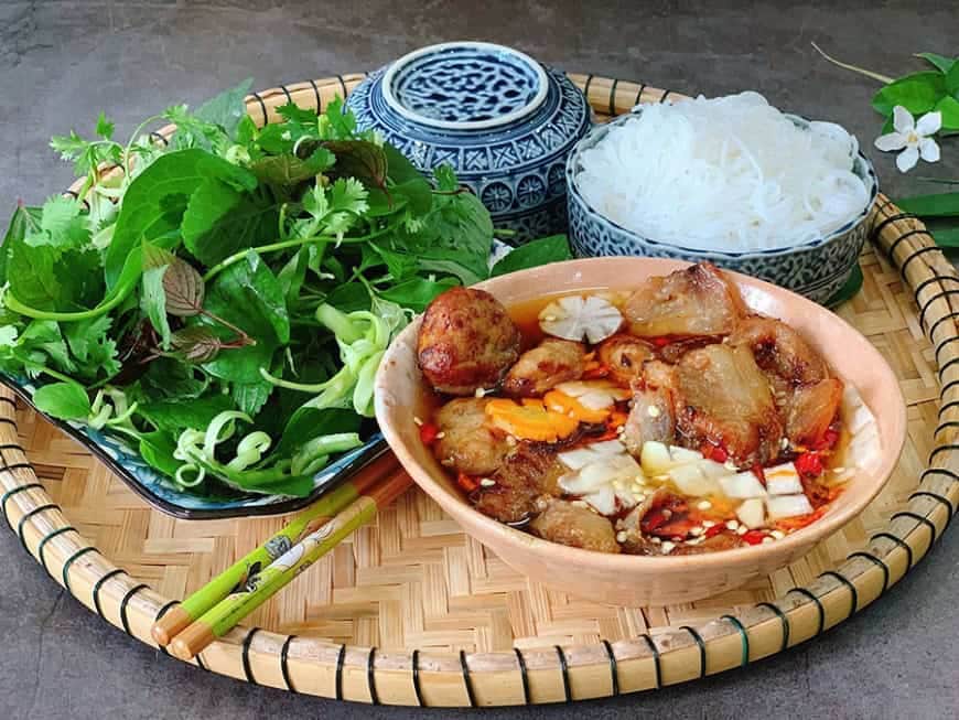 Hanoi Street Food Guide: Best Bites in 2 Days