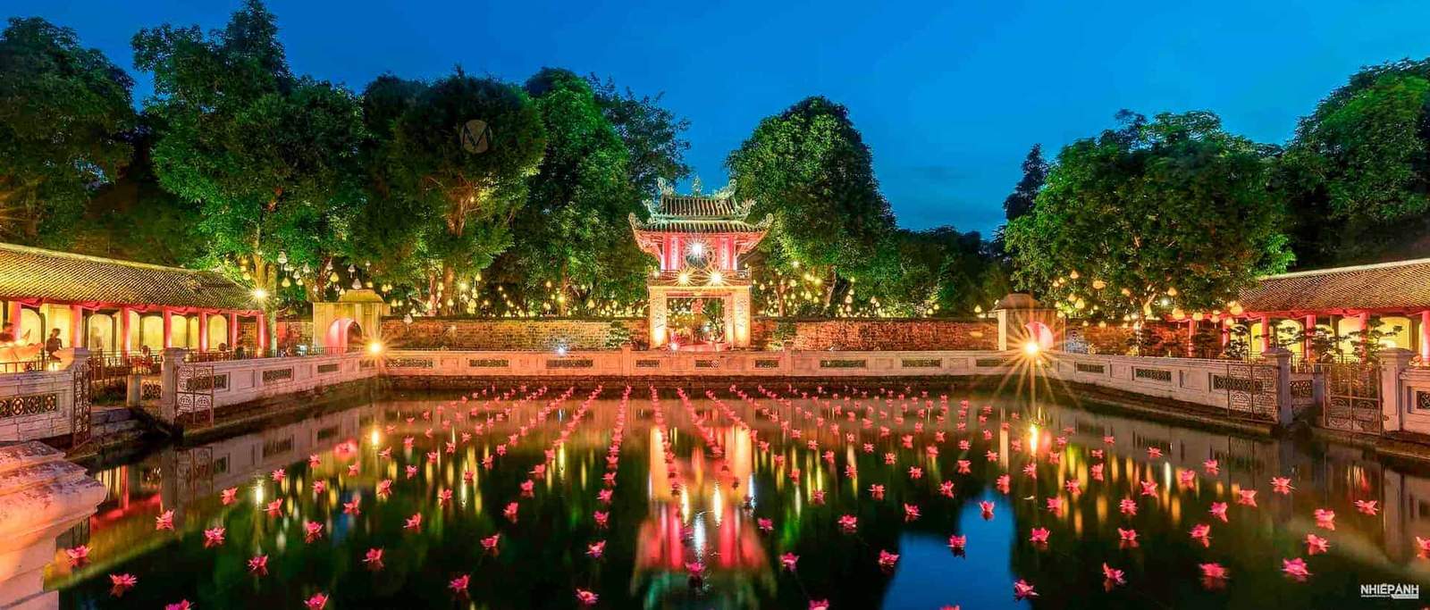 Classic Vietnam: Hanoi, Halong Bay, Hue & Hoi An Tour - Scene 6