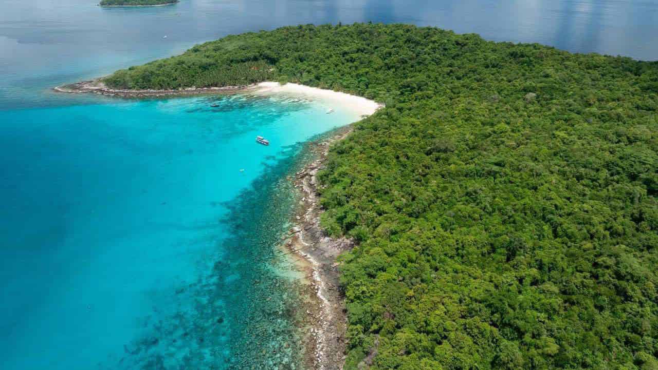 Cambodia Beach Resorts: Private Islands, Kep and the Best Months (2026)
