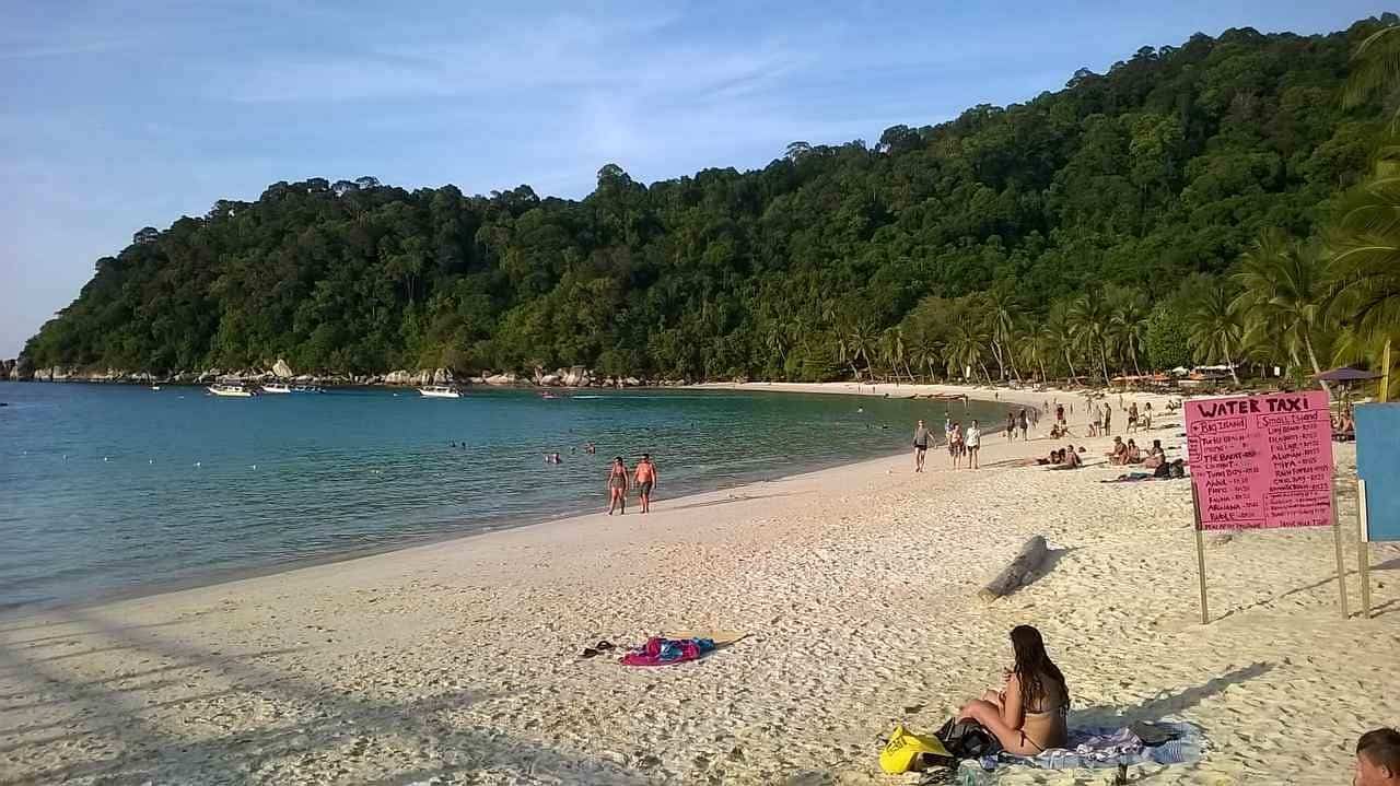 Highlights of Malaysia: City, Culture & Coast
