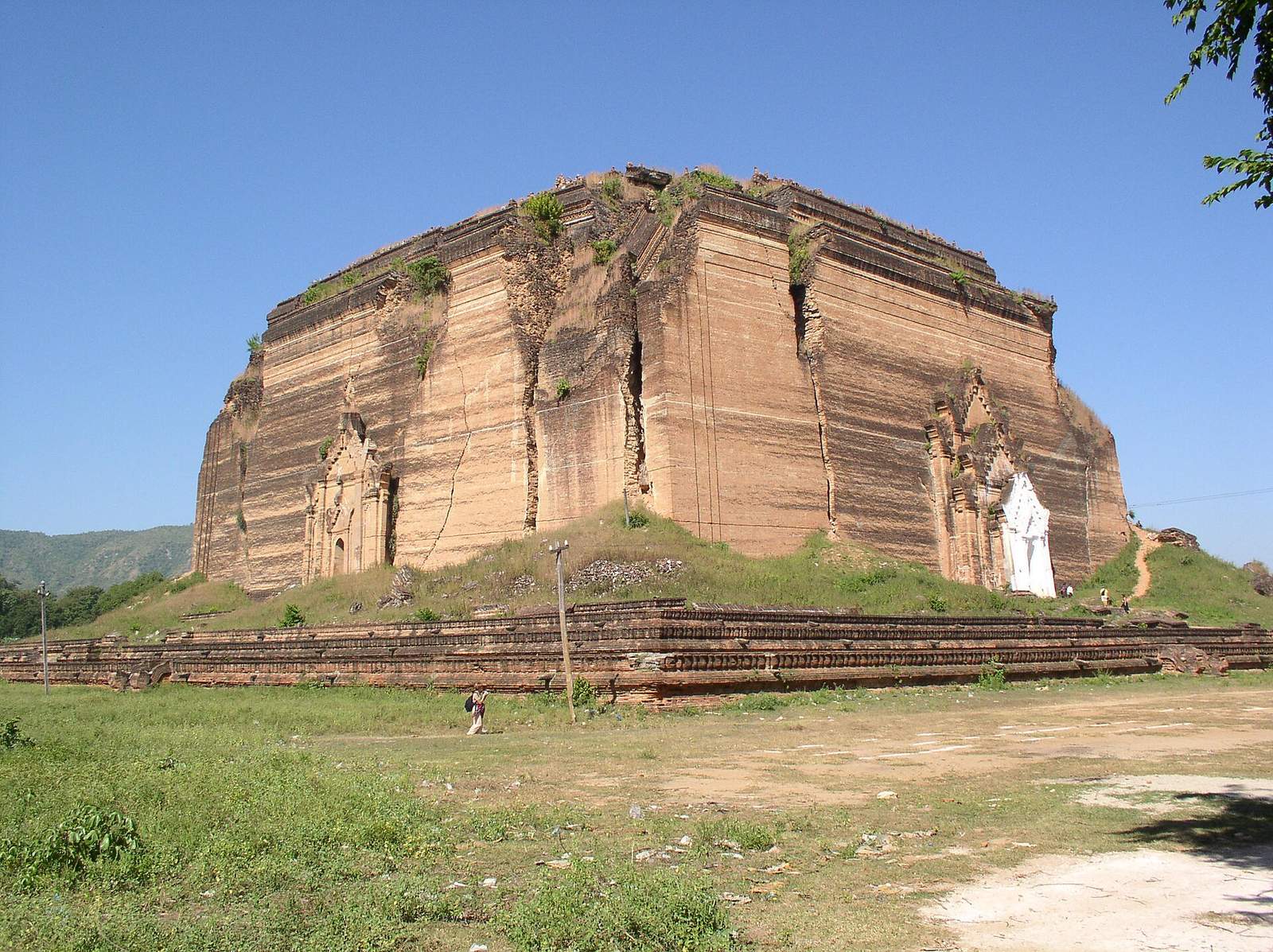 Experience Mingun