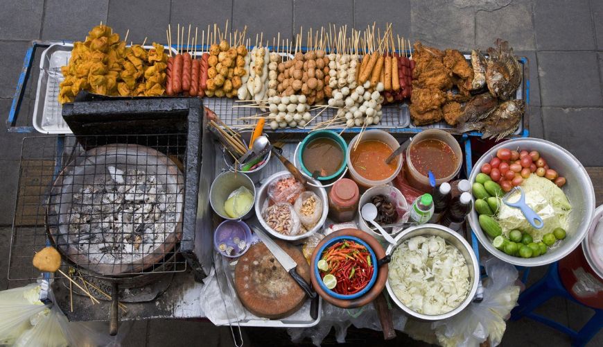 Street food walking tour of old Bangkok