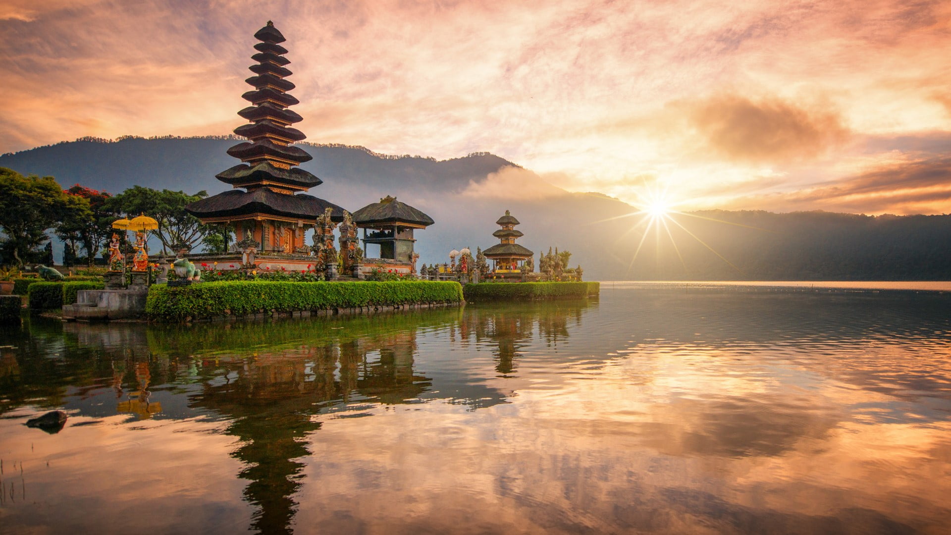 Exploring the Majestic Borobudur and Candi Mendut Temples in Java